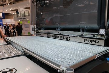 �ֶ��� FH16�ؿ� 750���� 8X4�Զ���ǣ����ͼƬ