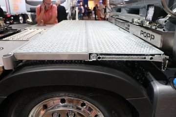 �ֶ��� FH16�ؿ� 750���� 8X4�Զ���ǣ����ͼƬ