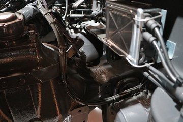 �ֶ��� FH16�ؿ� 750���� 8X4�Զ���ǣ����ͼƬ