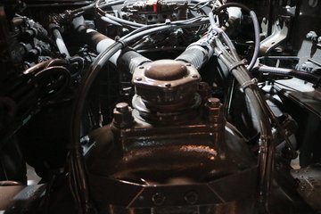 �ֶ��� FH16�ؿ� 750���� 8X4�Զ���ǣ����ͼƬ