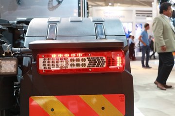 �ֶ��� FH16�ؿ� 750���� 8X4�Զ���ǣ����ͼƬ