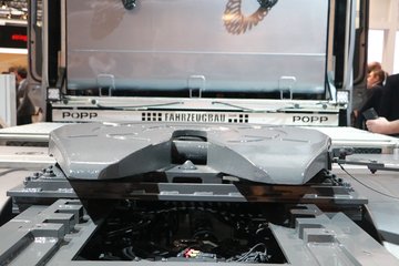 �ֶ��� FH16�ؿ� 750���� 8X4�Զ���ǣ����ͼƬ