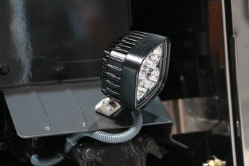 �ֶ��� FH16�ؿ� 750���� 8X4�Զ���ǣ����ͼƬ