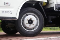 跃进 小福星S50Q 1.5L 110马力 汽油 3.65米单排栏板小卡(SH1032PEGBNZ1)