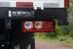 跃进 小福星S50Q 1.5L 110马力 汽油 3.65米单排栏板小卡(SH1032PEGBNZ1)