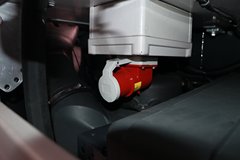 依维柯 Stralis 重卡 400马力 6X2 CNG冷藏车(AD260S40Y/PS NP)