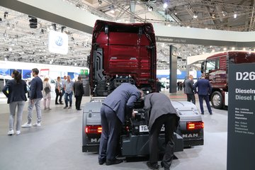 ��(MAN) TGXϵ���ؿ� 420���� 4X2ǣ����(TGX18.420)ͼƬ