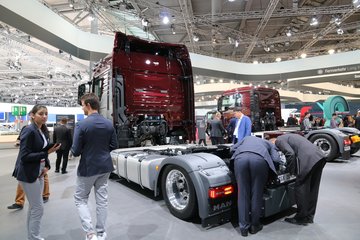 ��(MAN) TGXϵ���ؿ� 420���� 4X2ǣ����(TGX18.420)ͼƬ