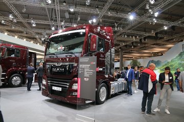 曼(MAN) TGX系列重卡 420马力 4X2牵引车(TGX18.420)