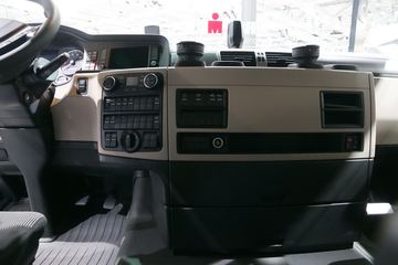 ��(MAN) TGXϵ���ؿ� 420���� 4X2ǣ����(TGX18.420)ͼƬ