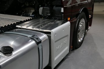 ��(MAN) TGXϵ���ؿ� 420���� 4X2ǣ����(TGX18.420)ͼƬ