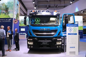 依维柯 Stralis 重卡 400马力 8X2 CNG混凝土搅拌车(AD320X40XY/PS NP)