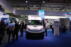 依维柯 新DAILY 136马力 单排封闭厢式货车(35SI4NA8 V)