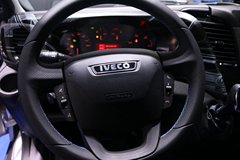 依维柯 新DAILY 136马力 单排封闭厢式货车(35SI4NA8 V)