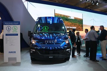 依维柯 新DAILY VAN 136马力 单排封闭厢式货车(35SI4NA8 V)