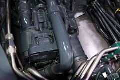 依维柯 New Stralis 重卡 460马力 6X2 LNG牵引车(AS440S46TX)