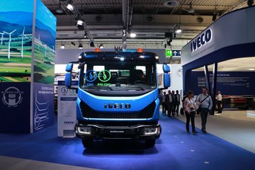 EuroCargo 自卸车外观                                                图片