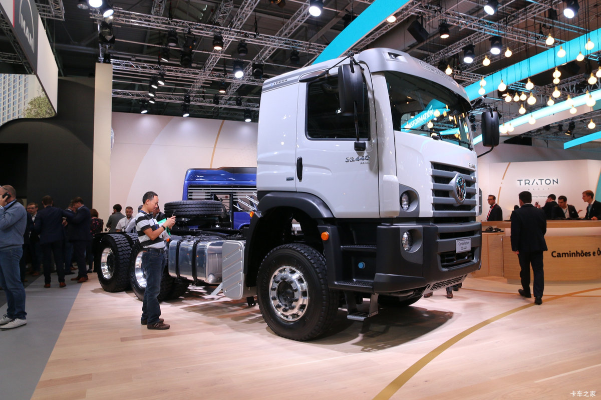 大众 constellation 440马力 6X4 牵引车