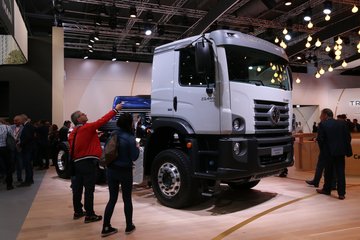 Constellation&nbsp;牵引车外观                                                图片