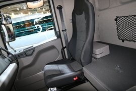 Constellation&nbsp;牵引车驾驶室                                               图片