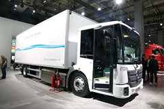 奔驰 Econic 4X2厢式载货车(型号1830 NGT)