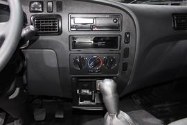 奔驰Accelo&nbsp;载货车驾驶室                                               图片