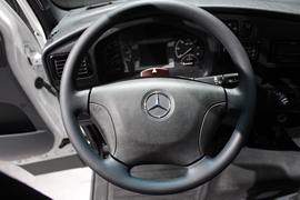 奔驰Accelo&nbsp;载货车驾驶室                                               图片