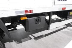 奔驰 Accelo 4X2厢式载货车(型号1016)