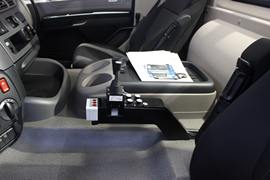 达夫CF&nbsp;载货车驾驶室                                               图片