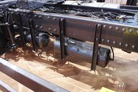 达夫XF&nbsp;载货车底盘                                                图片