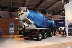 达夫 CF重卡 450马力 8X4混凝土搅拌车(CF450FAD)