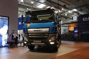 达夫 CF重卡 450马力 8X4混凝土搅拌车(CF450FAD)