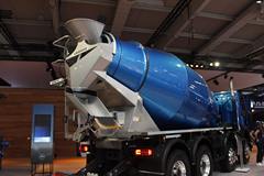 达夫 CF重卡 450马力 8X4混凝土搅拌车(CF450FAD)