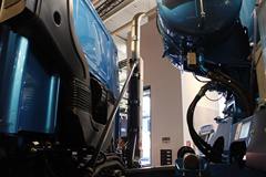 达夫 CF重卡 450马力 8X4混凝土搅拌车(CF450FAD)