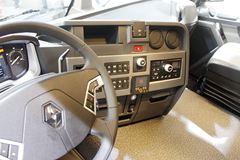 雷诺 C系 C480重卡 480马力 4X2 牵引车(型号 C480)