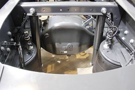 C系&nbsp;牵引车底盘                                                图片