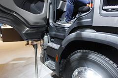 斯堪尼亚 P系列重卡 280马力 4X2载货车(型号P280 B4X2NA)