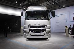 三菱 扶桑FUSO Super Great 6X2 9.5米厢式载货车