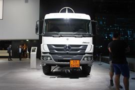 奔驰Atego&nbsp;油罐车外观图片