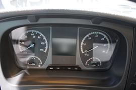 奔驰Atego&nbsp;油罐车驾驶室图片