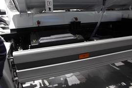 奔驰Atego&nbsp;油罐车底盘图片