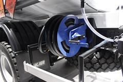 奔驰 Atego 245马力 4X4油罐车(型号1725)