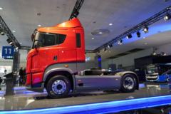 BMC 460马力 4X2牵引车(红色版平顶)