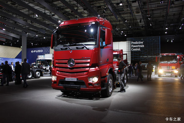 奔驰 新Actros重卡 460马力 4X2牵引车(型号1846 LS)