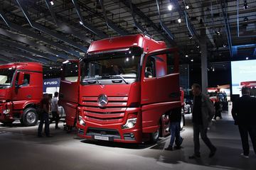 奔驰 新Actros重卡 530马力 4X2牵引车(型号1853 LS nRL)