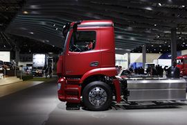 奔驰新Actros&nbsp;载货车外观                                                图片