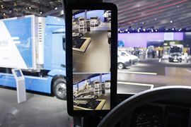 奔驰新Actros 载货车驾驶室                                               图片