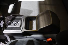 奔驰新Actros 载货车驾驶室                                               图片