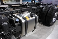 奔驰 Econic SD 300马力 4X2载货车底盘