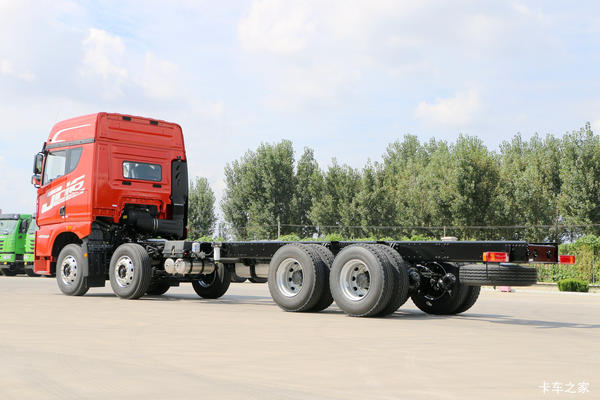 �������½��JH6400����8*4�ػ����һ�2.7��Ԫ